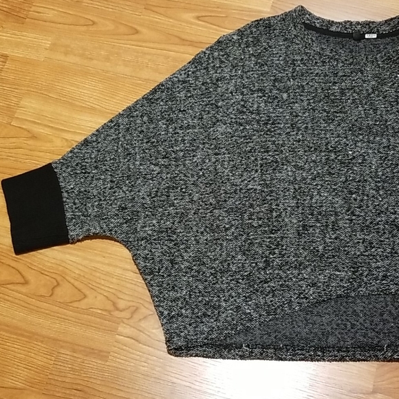 Gorgeous Crops Top - Picture 2 of 4